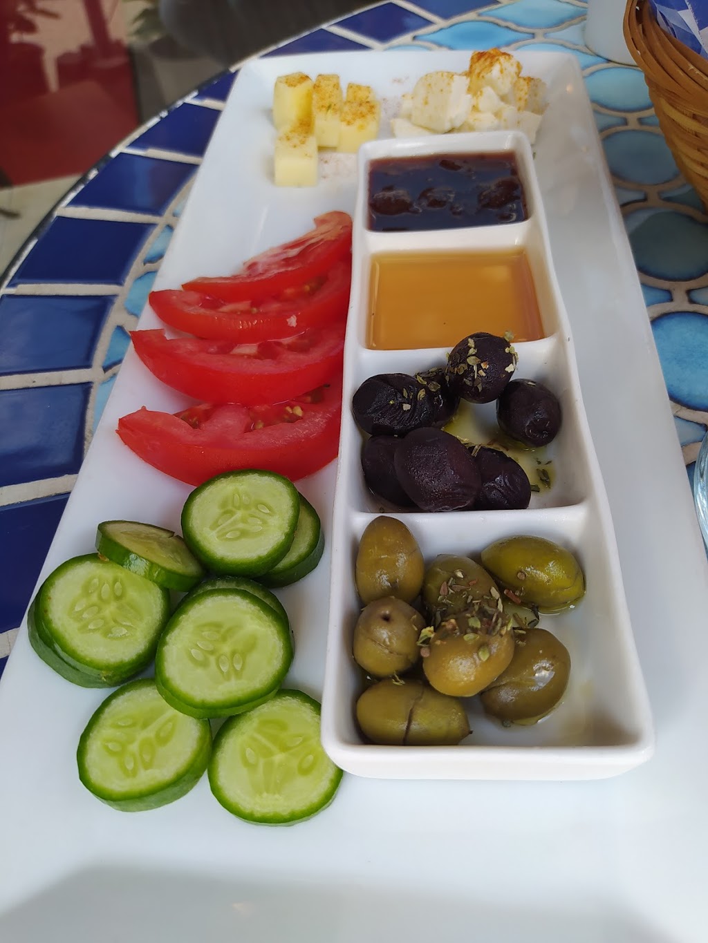 Galata Cafe | 5122 Dundas St W, Etobicoke, ON M9A 1C2, Canada | Phone: (647) 351-4888