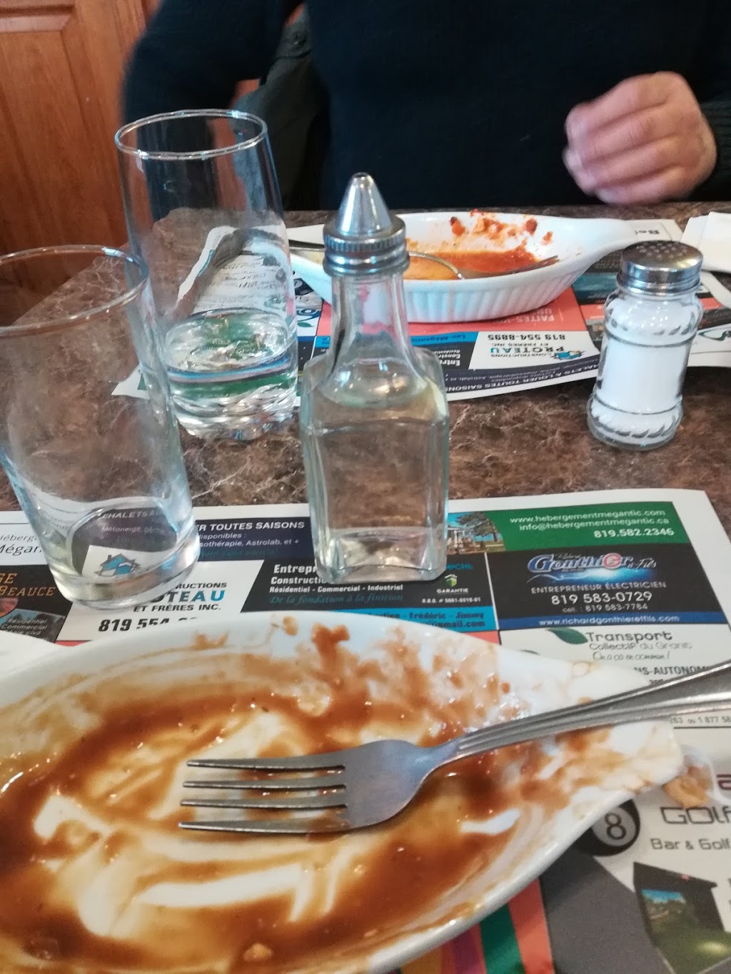 Restaurant Chez Loulou | 4783 Rue Laval, Lac-Mégantic, QC G6B 1C8, Canada | Phone: (819) 583-0277