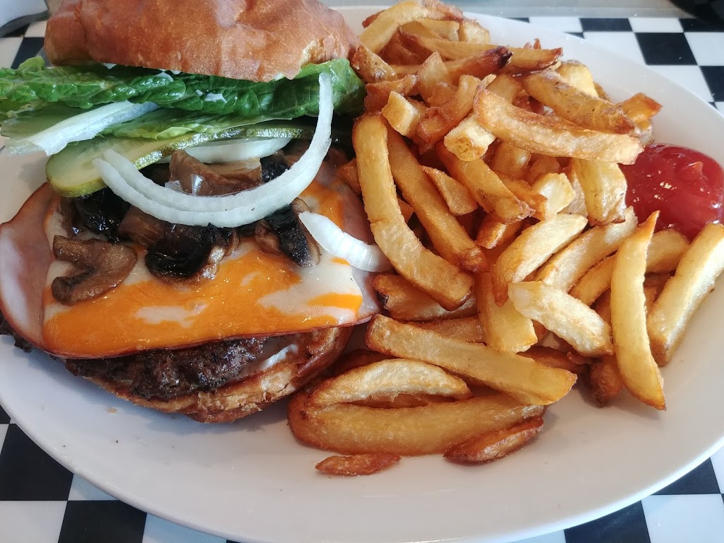 RNR Diner | 7816 E Saanich Rd, Saanichton, BC V8M 2B3, Canada | Phone: (250) 652-9966