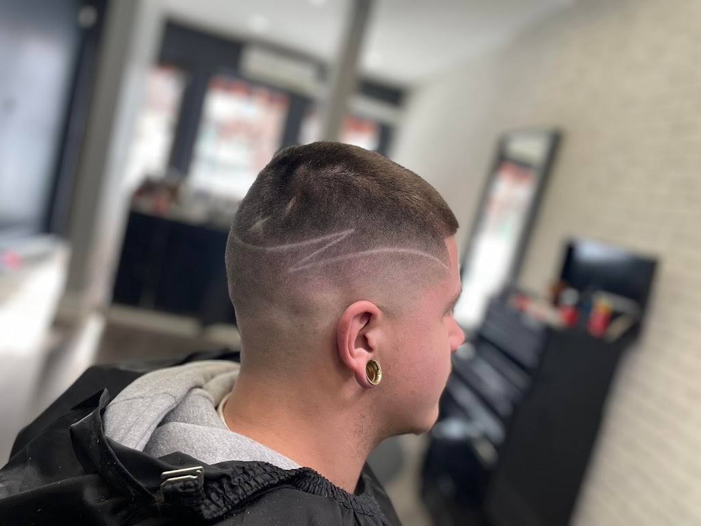 Salon de barbier Diamond Cutz | 1318 Av Victoria, Greenfield Park, QC J4V 1L8, Canada | Phone: (438) 462-6240