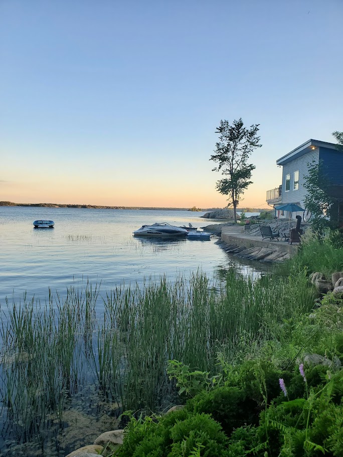 ZuKa Lakehouse | 1649 Kilworthy Rd, Kilworthy, ON P0E 1G0, Canada | Phone: (416) 319-5087