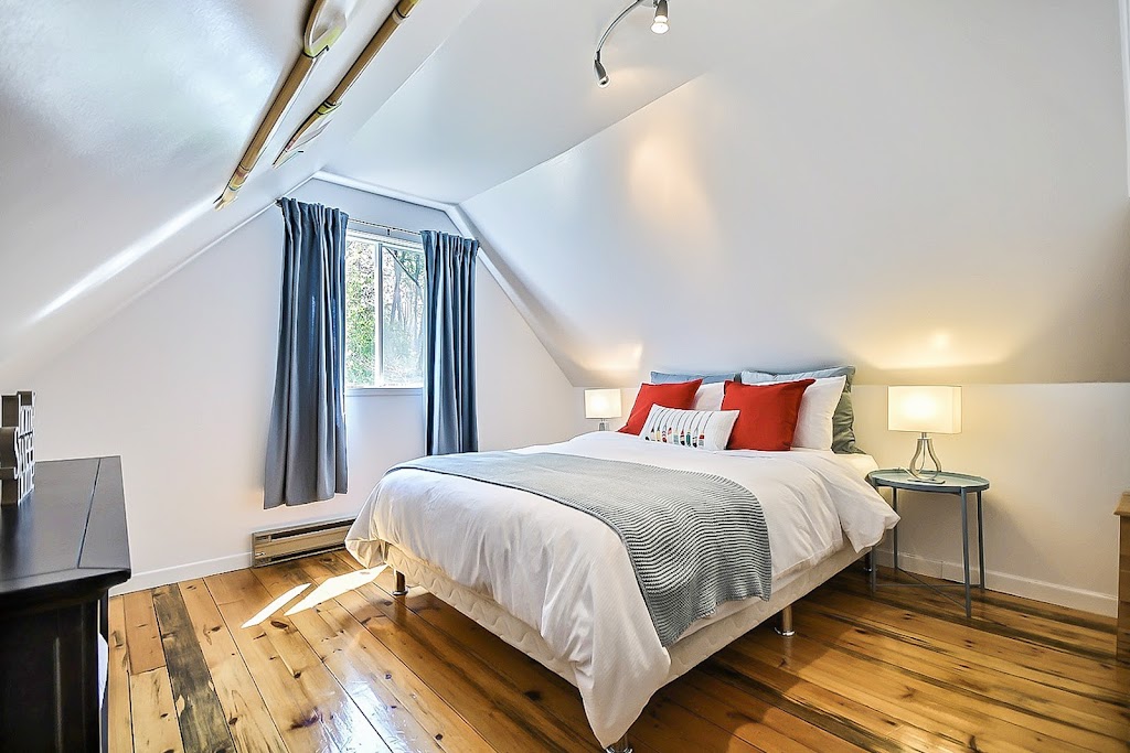 Chalet Chic Cosy & Spa | 88 Chem. des Pins, Sainte-Anne-des-Lacs, QC J0R 1B0, Canada | Phone: (450) 712-0202
