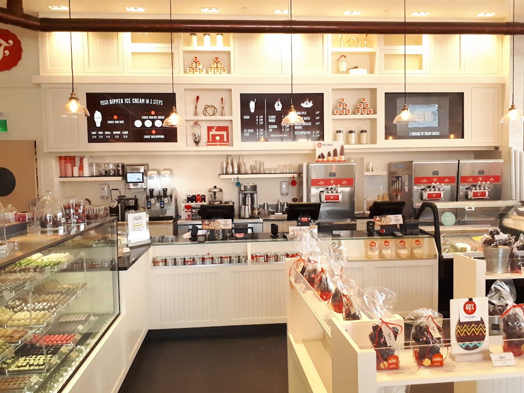 Chocolats Favoris | 15955 Bayview Ave Unit 1, Aurora, ON L4G 0S3, Canada | Phone: (905) 713-2323