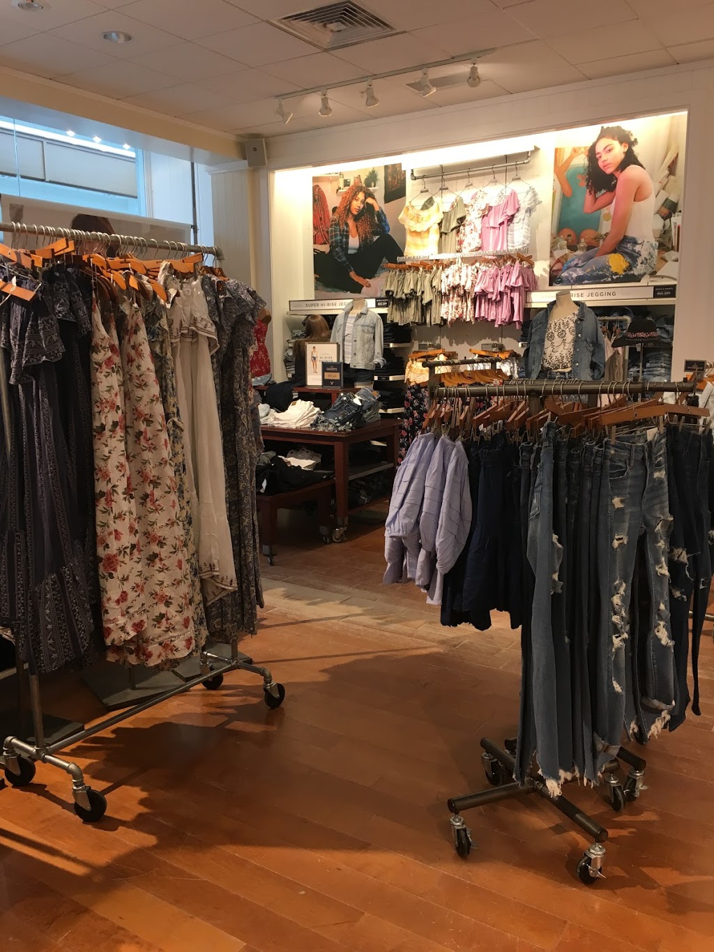 American Eagle Store | 1225 St Marys Rd, Winnipeg, MB R2M 5E5, Canada | Phone: (204) 255-7938
