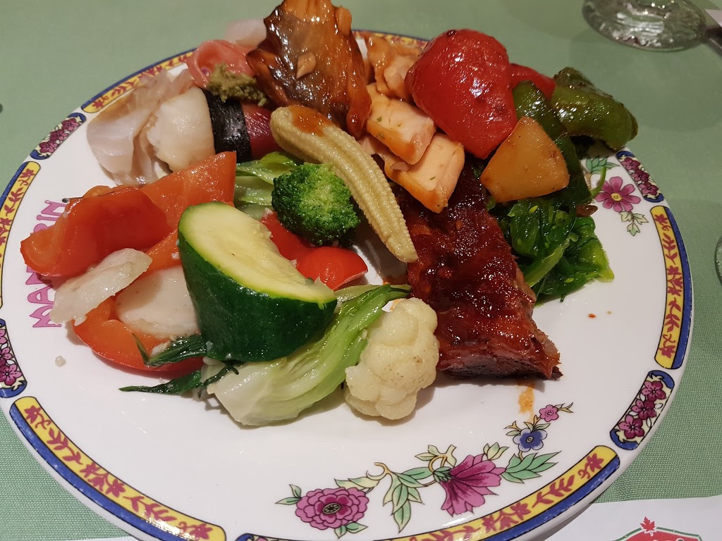Mandarin Restaurant | 290 W Hunt Club Rd, Nepean, ON K2E 0B7, Canada | Phone: (613) 228-2200