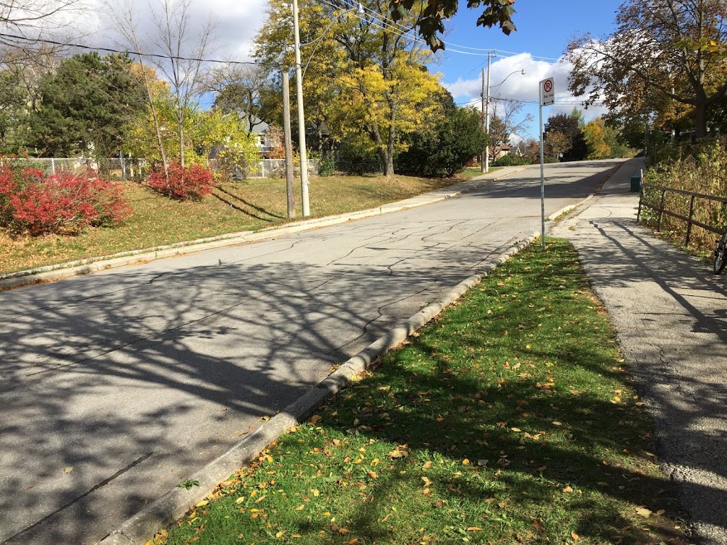 Lawrence Park Collegiate Institute | 125 Chatsworth Dr, Toronto, ON M4R 1S1, Canada | Phone: (416) 393-9500