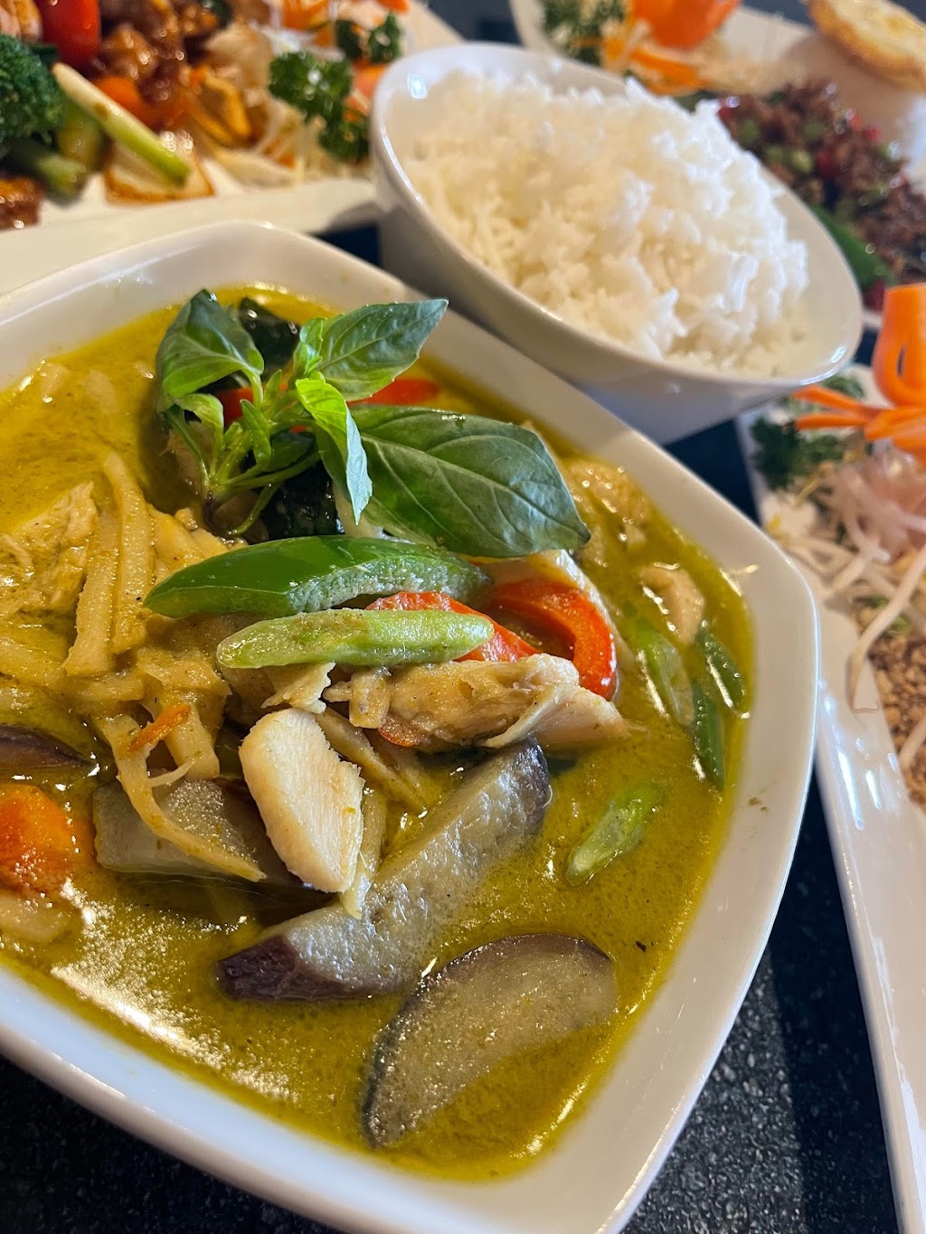 Jasmine Rice Thai Kitchen | 6179 Perth St unit 40, Richmond, ON K0A 2Z0, Canada | Phone: (613) 838-4646