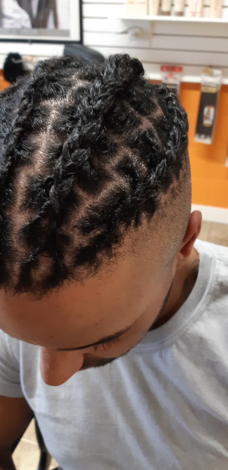 Five Star Hair Studio Lethbridge | 426 13 St N, Lethbridge, AB T1H 2S2, Canada | Phone: (416) 890-3740