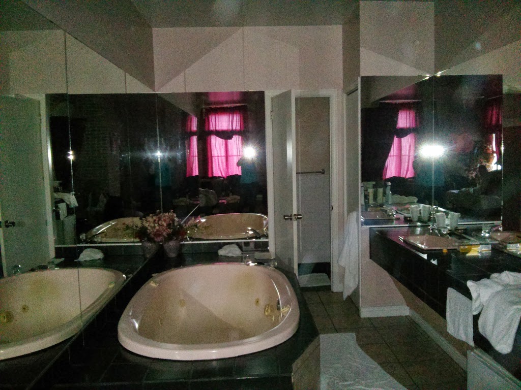 Hotel-Motel Le Régent | 3806 Boulevard Sainte-Anne, Québec, QC G1E 3M3, Canada | Phone: (418) 663-1608