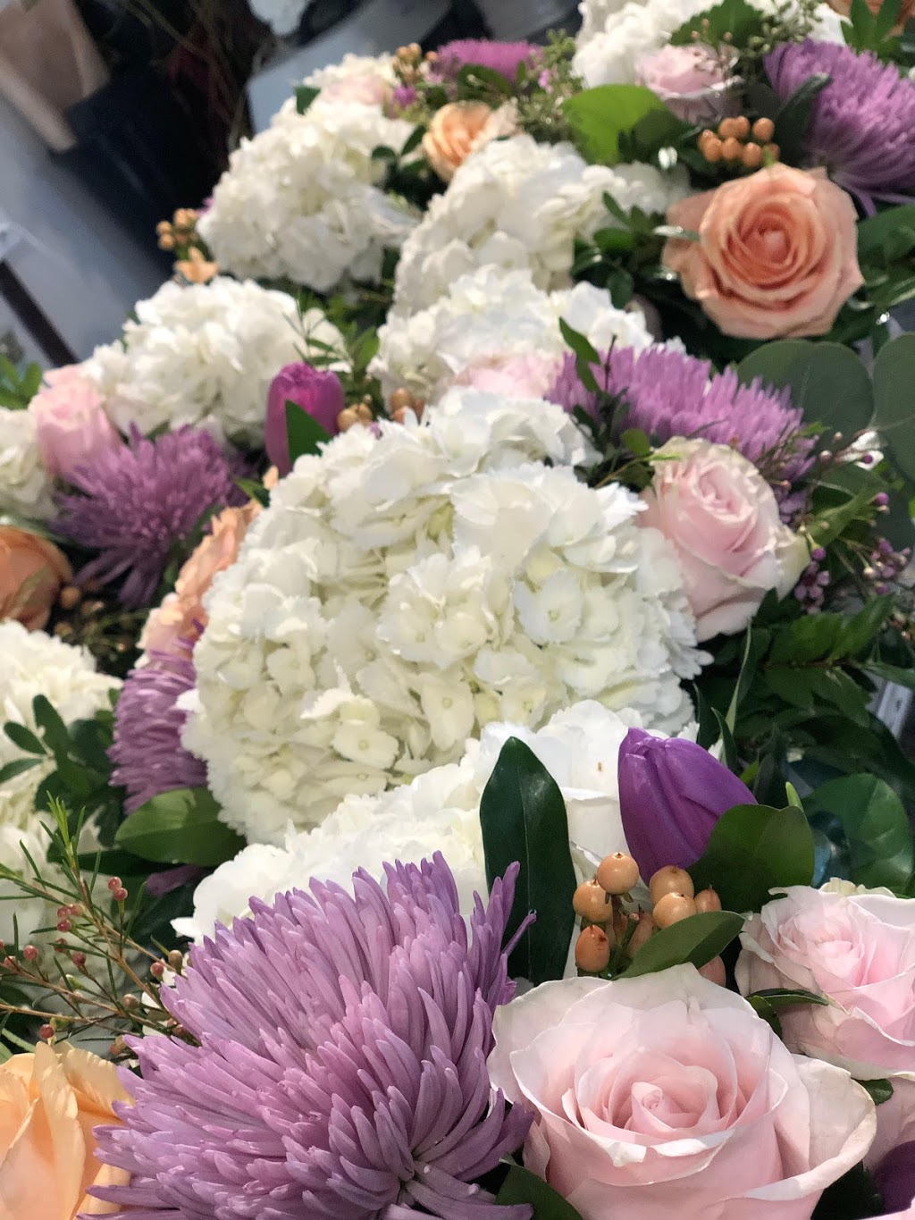 Floral Designs By Lee | 215 Rutland Rd N, Kelowna, BC V1X 3B1, Canada | Phone: (250) 718-1155