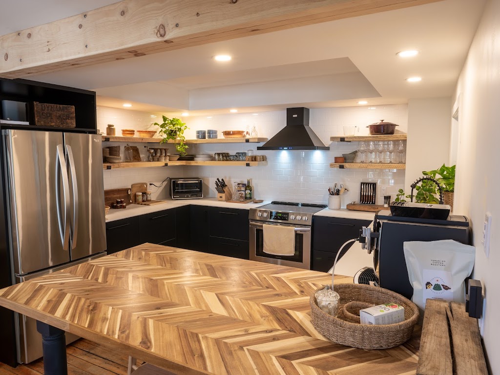 Le Ewokk - Bed & Breakfast | 27 Rue Pleasant, Sutton, QC J0E 2K0, Canada | Phone: (514) 418-3966