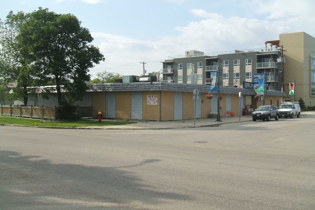 Pandora Inn | 103 Bond St, Winnipeg, MB R2C 1N6, Canada | Phone: (204) 222-0571