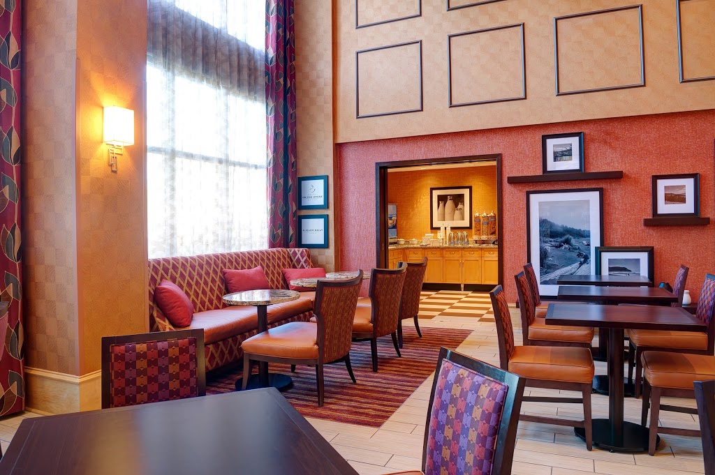 Hampton Inn & Suites by Hilton Langley-Surrey | 19500 Langley Bypass, Surrey, BC V3S 7R2, Canada | Phone: (604) 530-6545