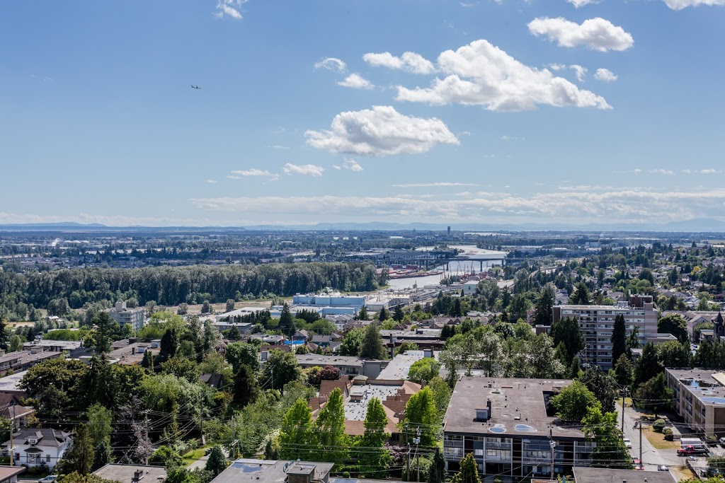 Vista Towers North | 820 6th Ave, New Westminster, BC V3M 3S2, Canada | Phone: (604) 524-5021