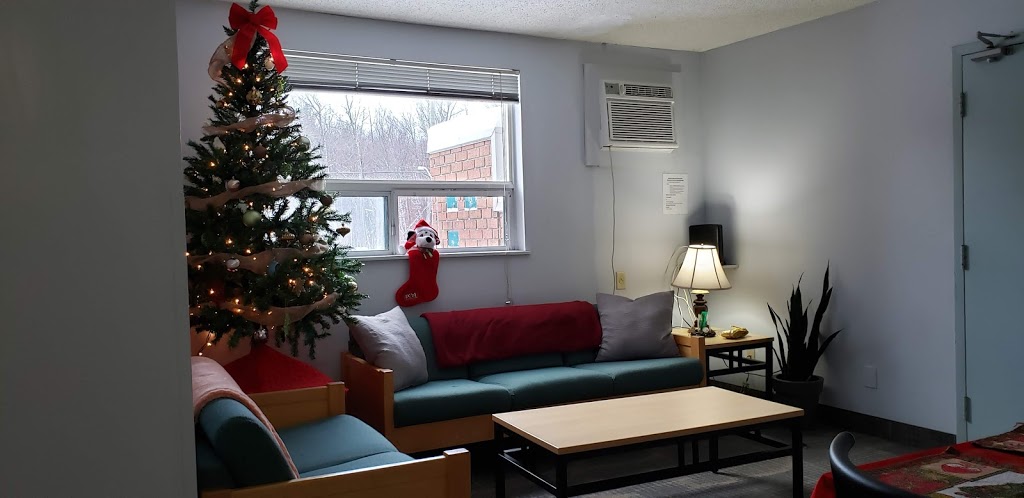 Severn Court Student Residence | 555 Wilfred Dr, Peterborough, ON K9K 1W1, Canada | Phone: (705) 740-0909