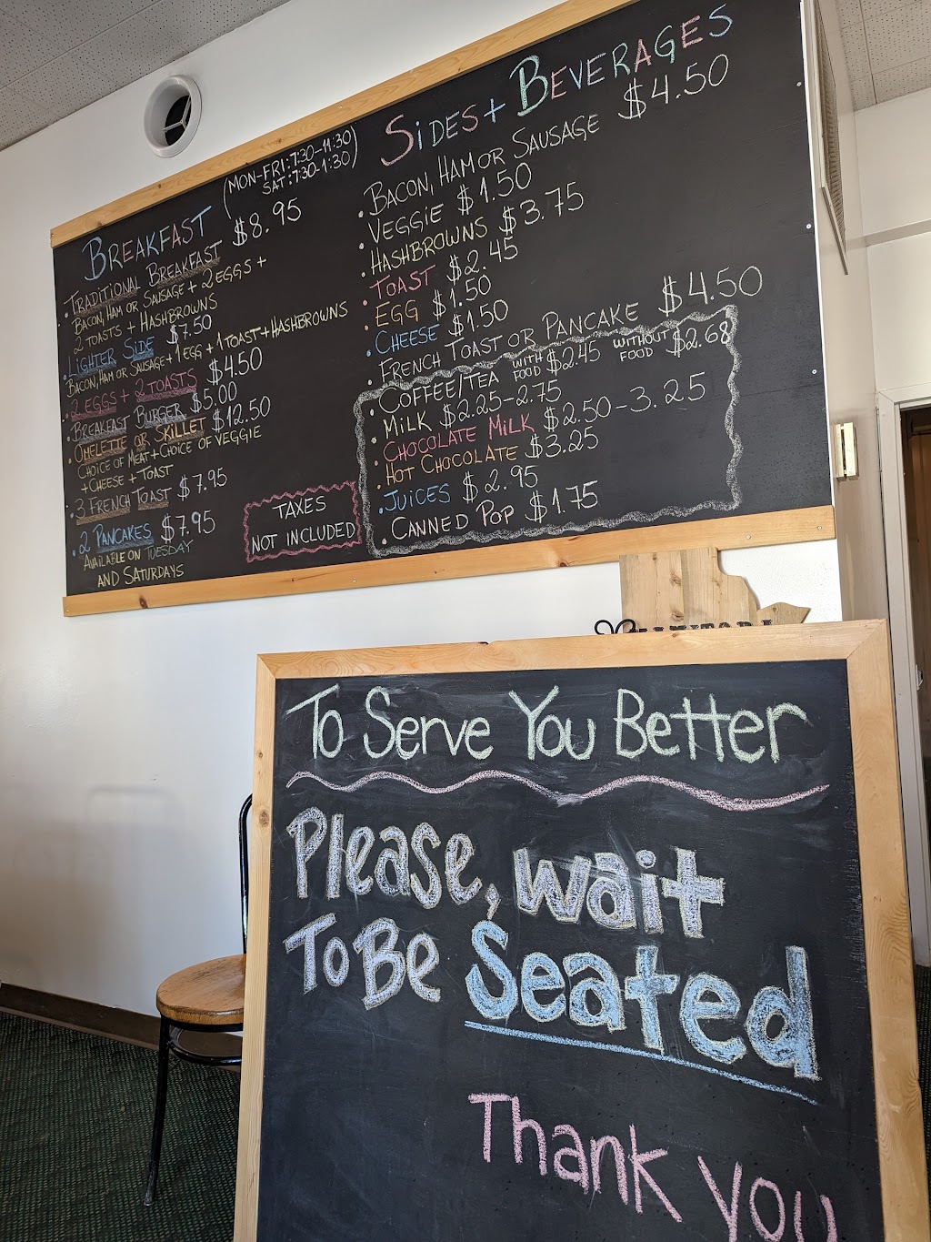 TTs Return Restaurant | 304 Main St, Manitou, MB R0G 1G0, Canada | Phone: (204) 242-2830