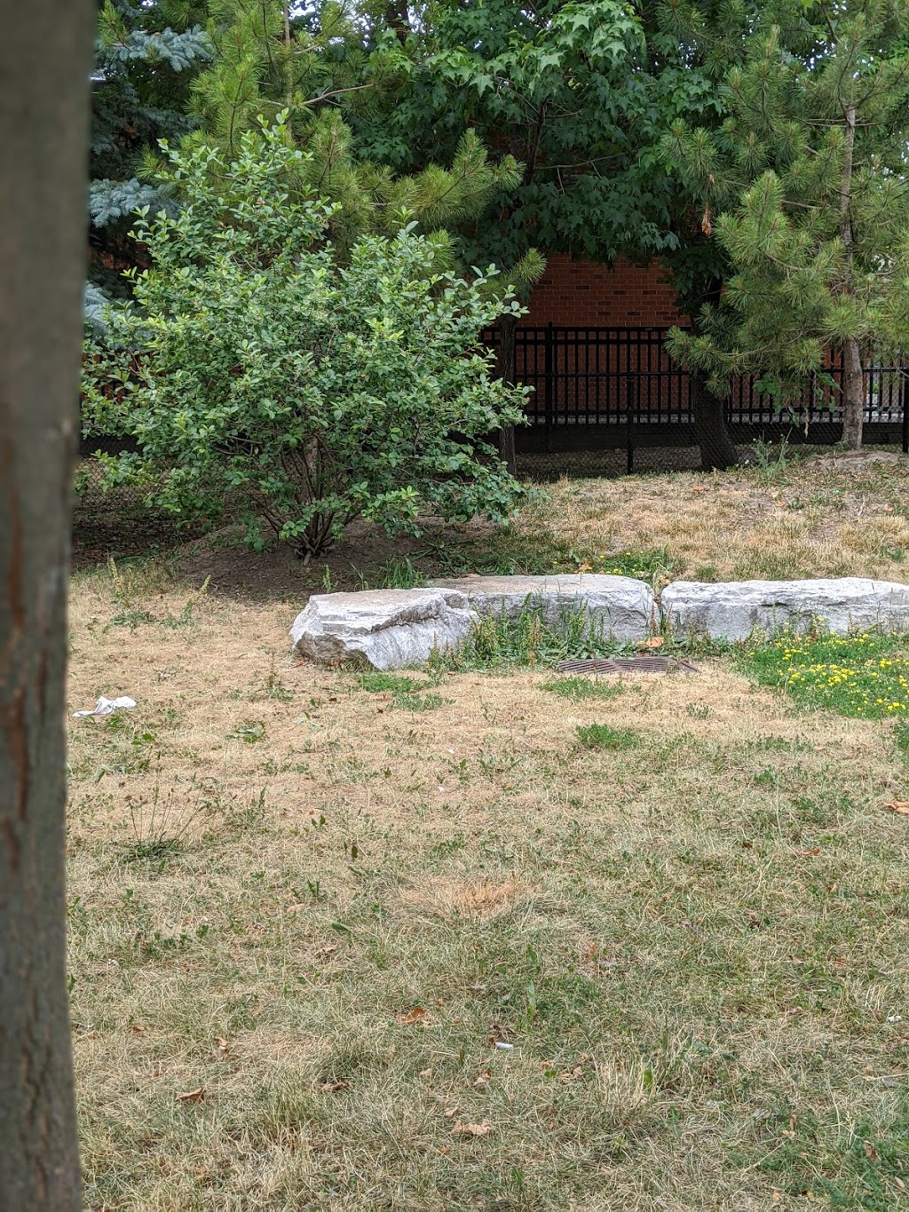 Kenaston Gardens Parkette | Kenaston Gardens Parkette, 12 Kenaston Gardens, North York, ON M2K 1G8, Canada | Phone: (416) 338-4386