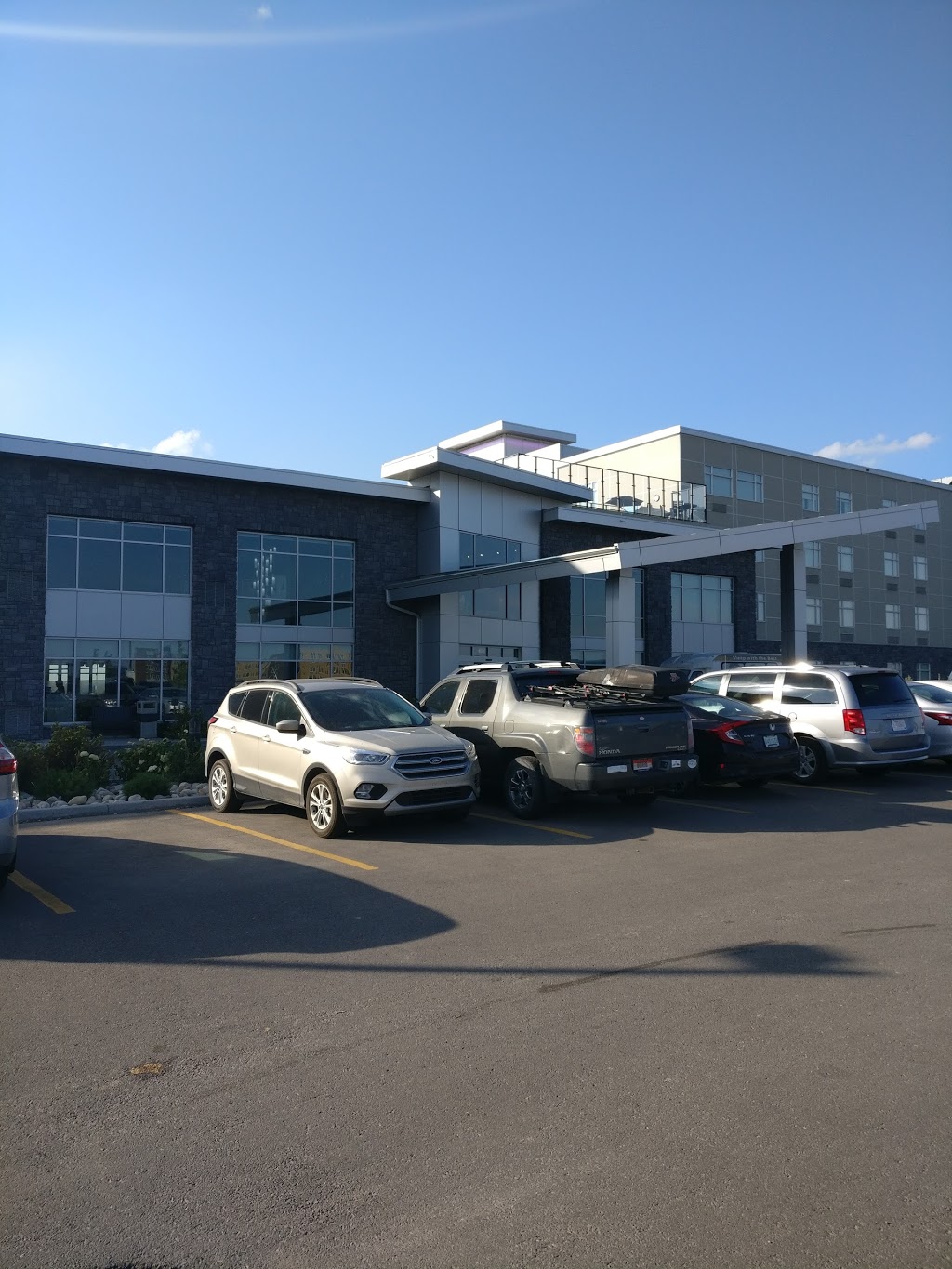 Applause Hotel | 20 Aero Cres NE, Calgary, AB T2E 7Y5, Canada | Phone: (403) 460-9589
