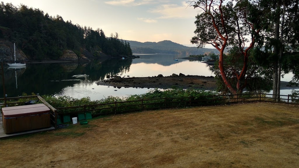 Vancouver Island Lodge | 5455 Sooke Rd, Sooke, BC V9Z 0C7, Canada | Phone: (250) 858-3611