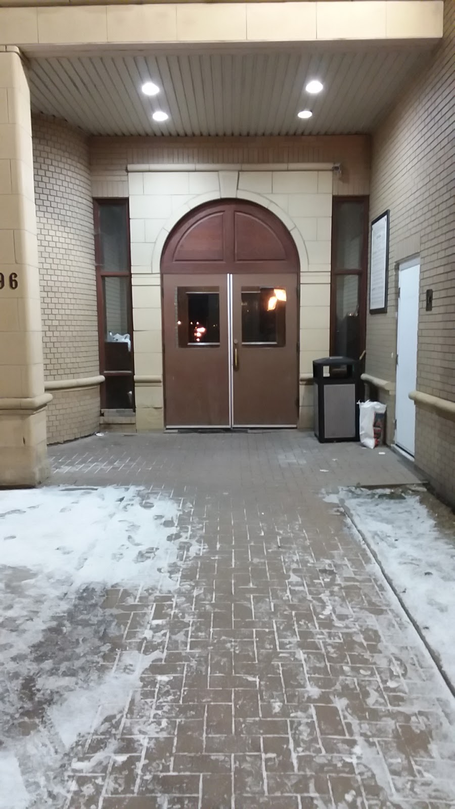 Avreichim 196 Community Center | 196 Rue Beth-Halevy, Boisbriand, QC J7E 4H4, Canada | Phone: (450) 437-1072