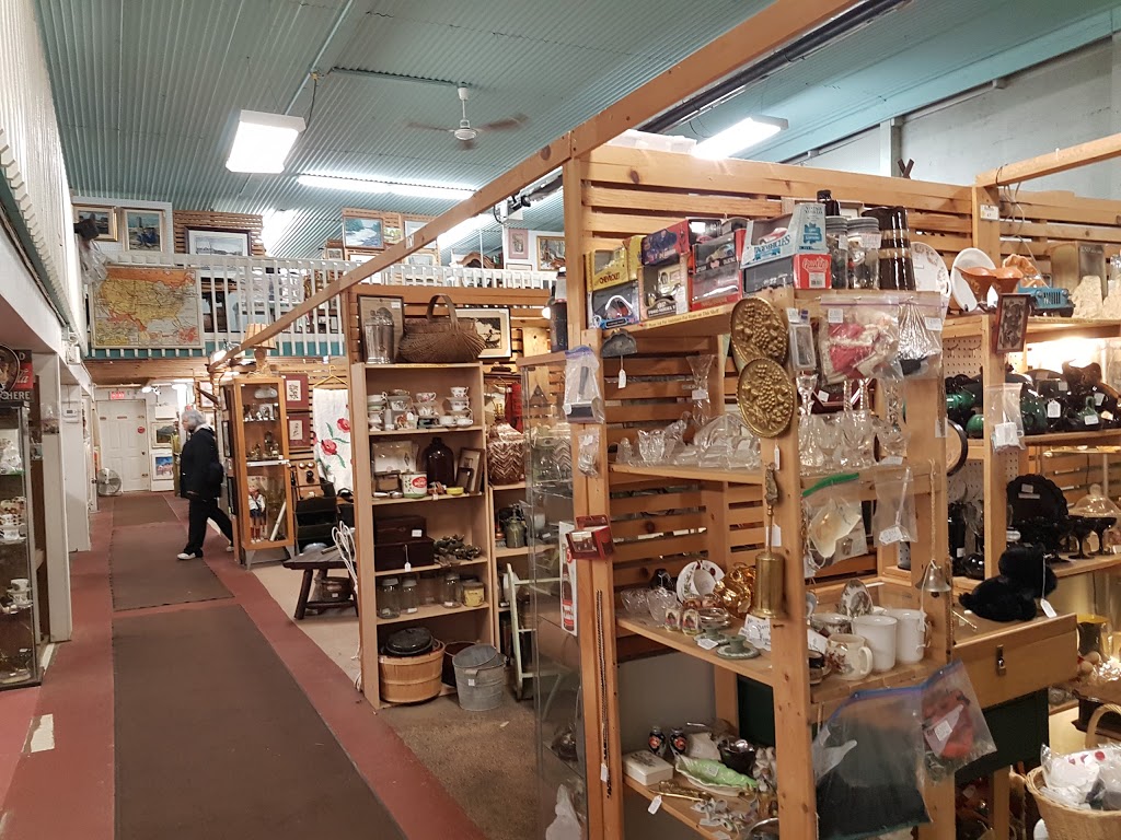The Freelton Antique Mall | 248 Freelton Rd, Freelton, ON L8B 0Z5, Canada | Phone: (905) 659-0948