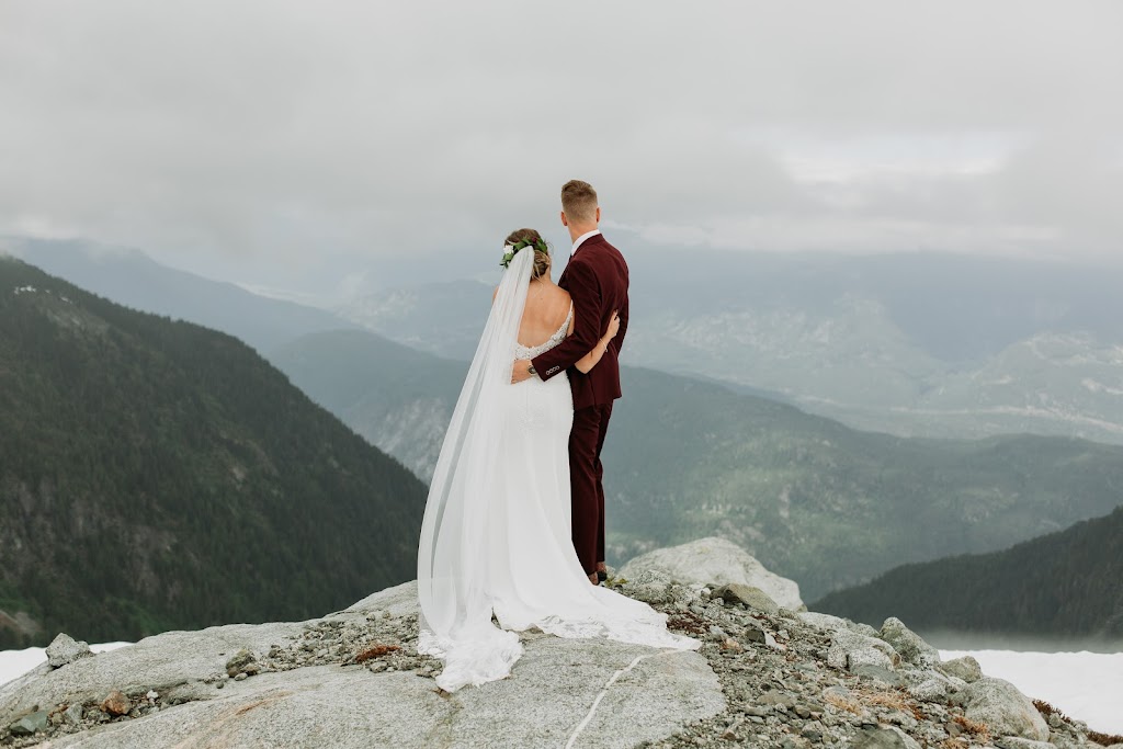 Dolly Makeup by Lidia | 1026 Glacier View Dr, Squamish, BC V8B 0G1, Canada | Phone: (604) 848-9127