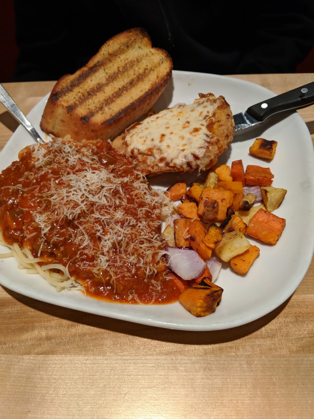 Boston Pizza | 2372 Durham Regional Hwy 2, Bowmanville, ON L1C 4Z3, Canada | Phone: (905) 623-9993