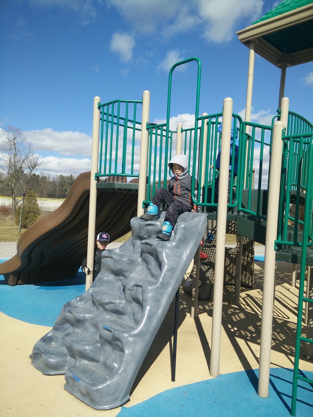 Russell Tilt Park | 35 Blackforest Dr, Richmond Hill, ON L4E 2N8, Canada | Phone: (905) 771-8800