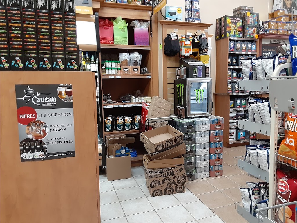 Ultramar - Gas Station | 256 Rue Fraser, Rivière-du-Loup, QC G5R 5T2, Canada | Phone: (418) 867-4966