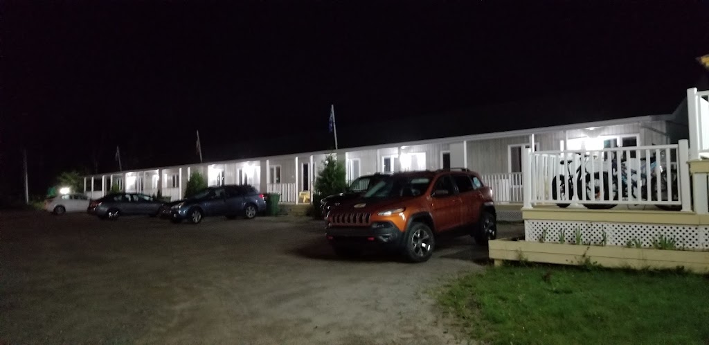 Studio Motel The Cruise | 1087 QC-138, Grandes-Bergeronnes, QC G0T 1G0, Canada | Phone: (418) 232-6247