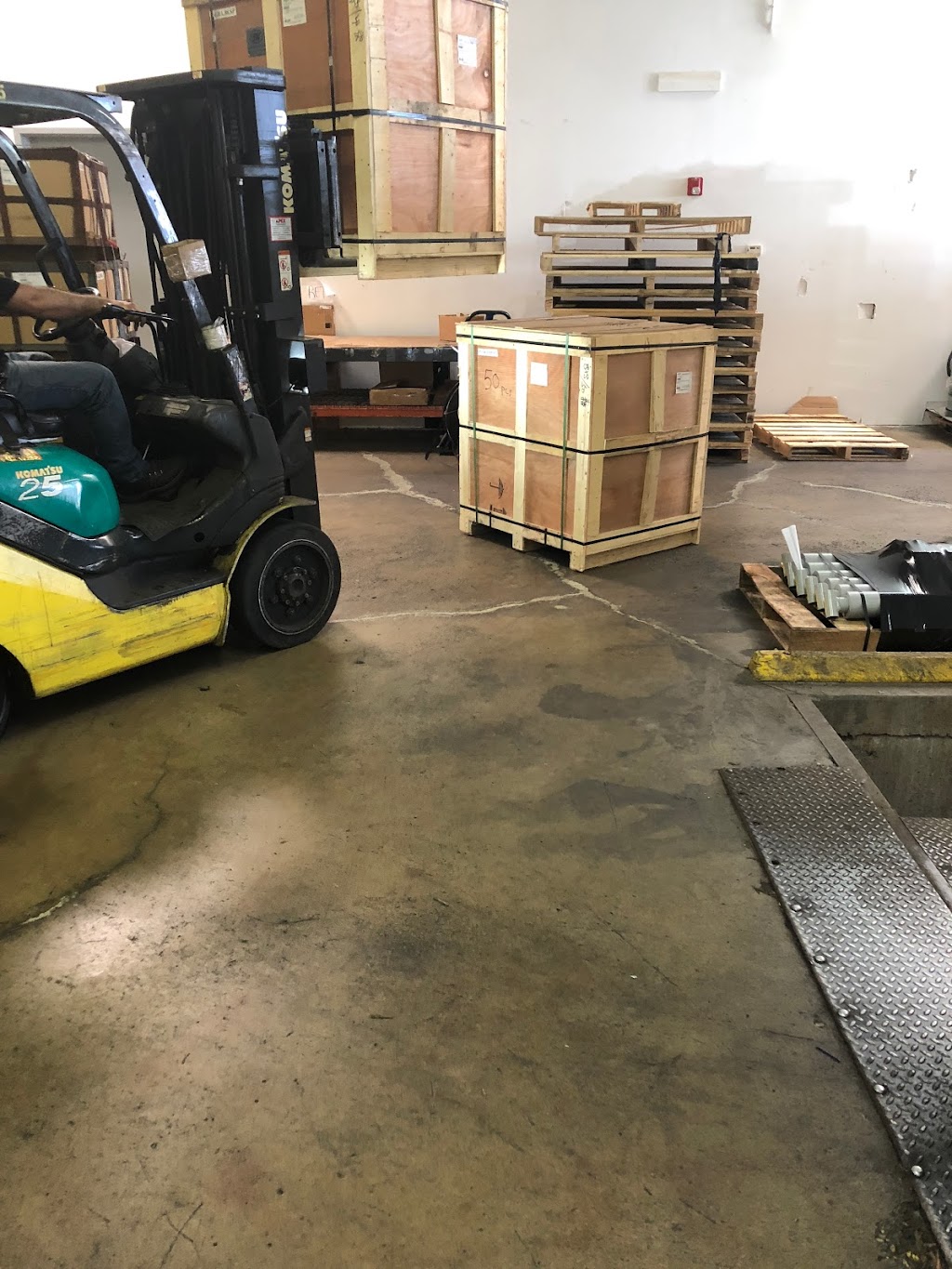 BILMIRA TRANSPORTATIONS AND LOGISTIC SERVICES | 81 Darbrett Bay, Winnipeg, MB R2P 0G6, Canada | Phone: (204) 952-7210