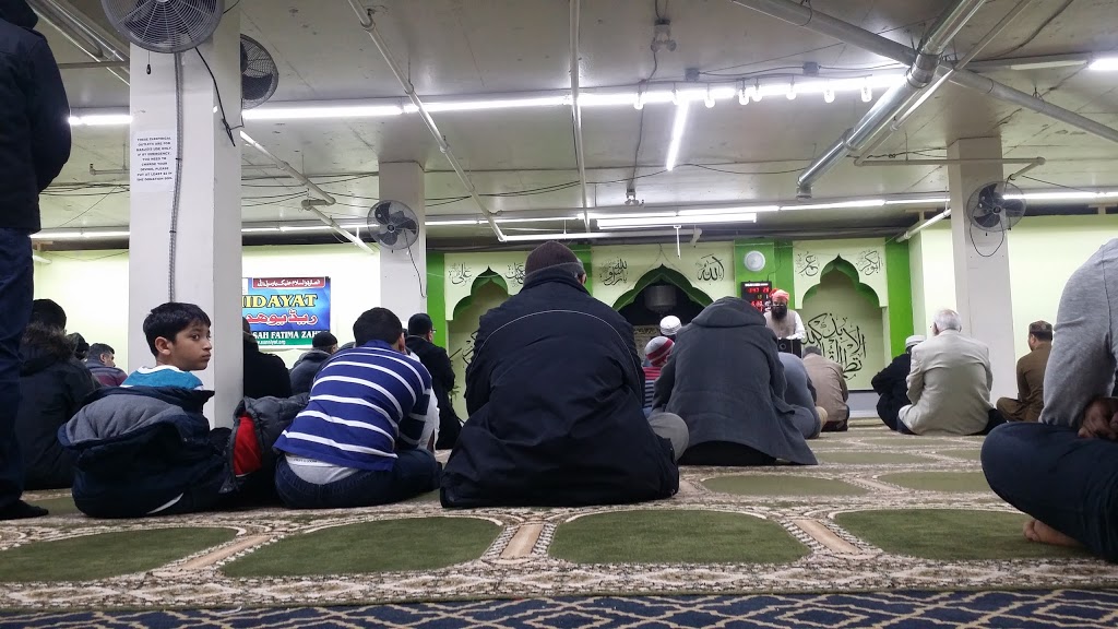 Masjid-E-Aqsa | mosque | 30 Rambler Dr, Brampton, ON L6W 1E2, Canada | 6477191112 OR +1 647-719-1112