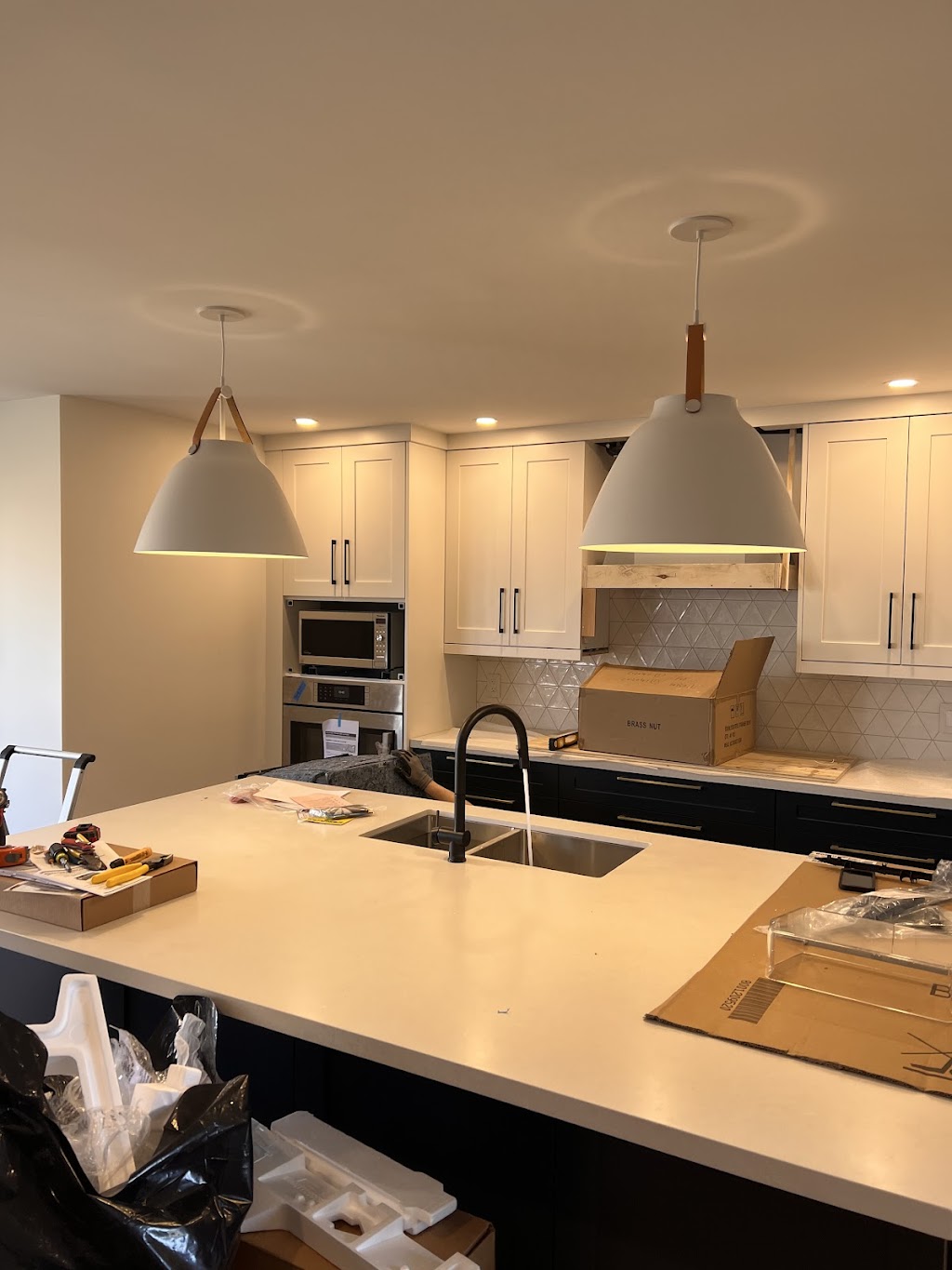 Spotlight Electric Ltd | 532 Powell Rd, Whitby, ON L1N 6Y7, Canada | Phone: (905) 579-4733
