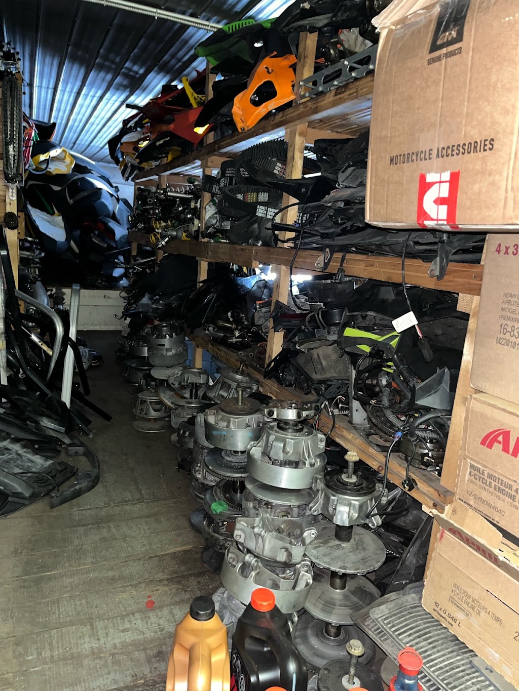 Pat Pièces Motoneiges | 253 Rue Bélair, Saint-Odilon-de-Cranbourne, QC G0S 3A0, Canada | Phone: (418) 386-7522
