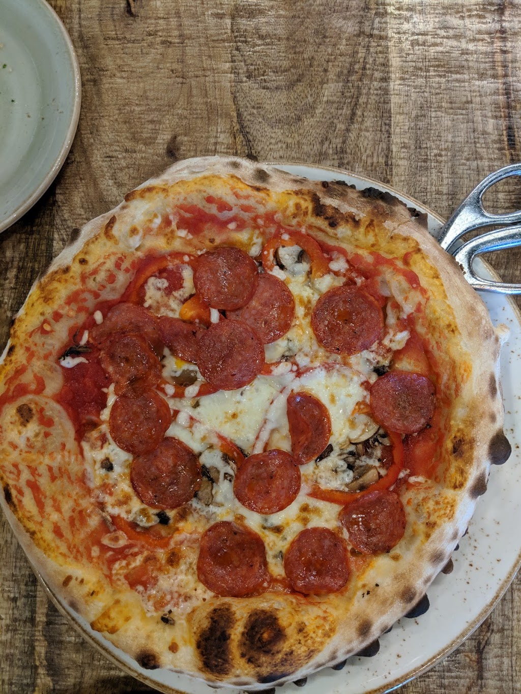 Industria Pizzeria + Bar | Carrefour Laval, 3035 Boulevard le Carrefour, Laval, QC H7T 1C7, Canada | Phone: (450) 934-0777
