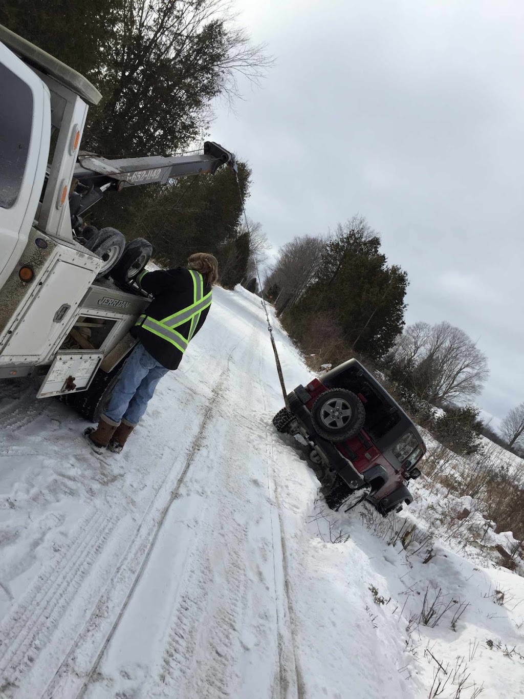 Maximum Towing and Recovery | 3156 Lakefield Rd, Lakefield, ON K9J 6X5, Canada | Phone: (705) 652-1142