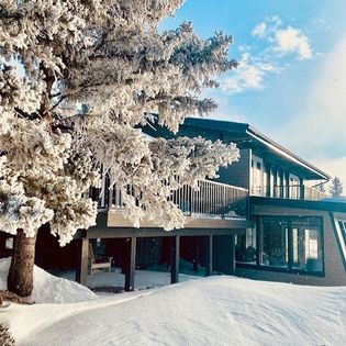 Rocky Mountain Guest House | 5 Nelson Ave, Mountain View, AB T0K 1N0, Canada | Phone: (403) 360-6273