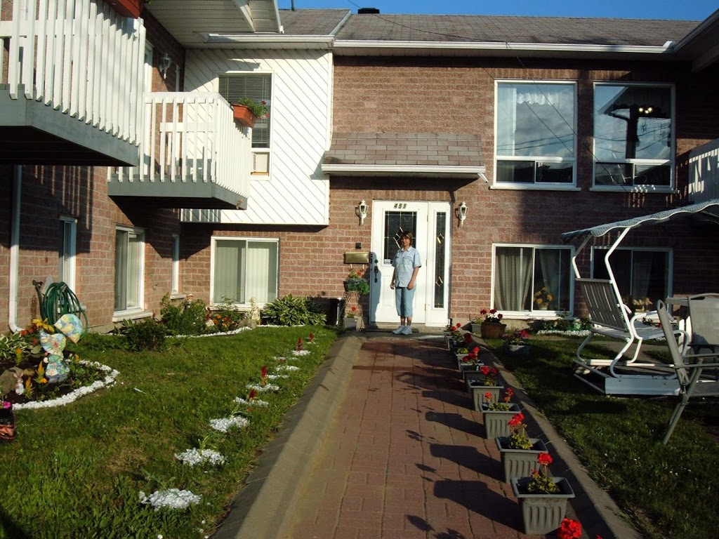 Domaine Centre Ville | 451 Avenue Larocque, Grand-Mère, QC G9T 2E7, Canada | Phone: (819) 852-5223