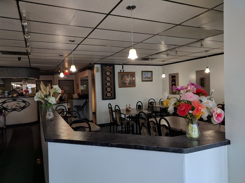 Bouns Restaurant | 4-208 Marion St, Winnipeg, MB R2H 0T6, Canada | Phone: (204) 231-3005