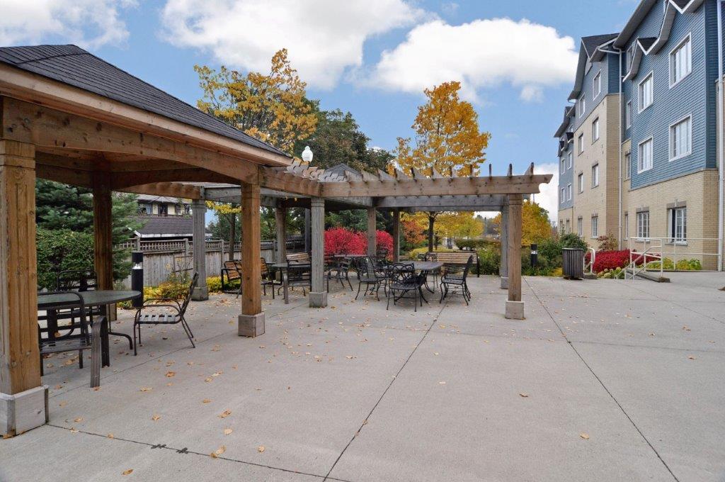 White Cliffe Terrace Retirement Residence | 1460 Durham Regional Hwy 2, Courtice, ON L1E 3C4, Canada | Phone: (905) 579-0800