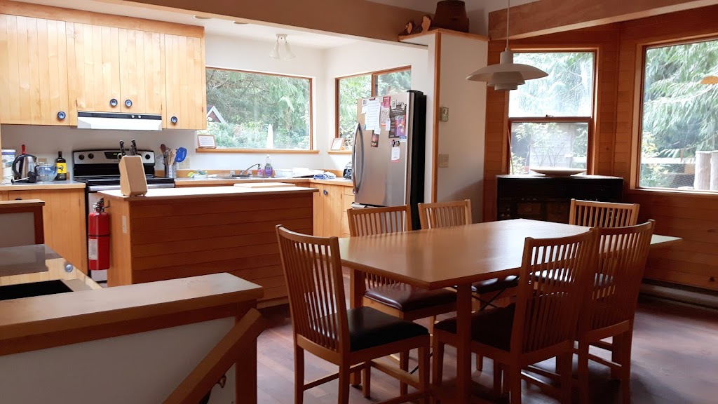 KEMA House & Cabin on Hornby Island | 3200 Shingle Spit Rd, Hornby Island, BC V0R 1Z0, Canada | Phone: (604) 764-6411