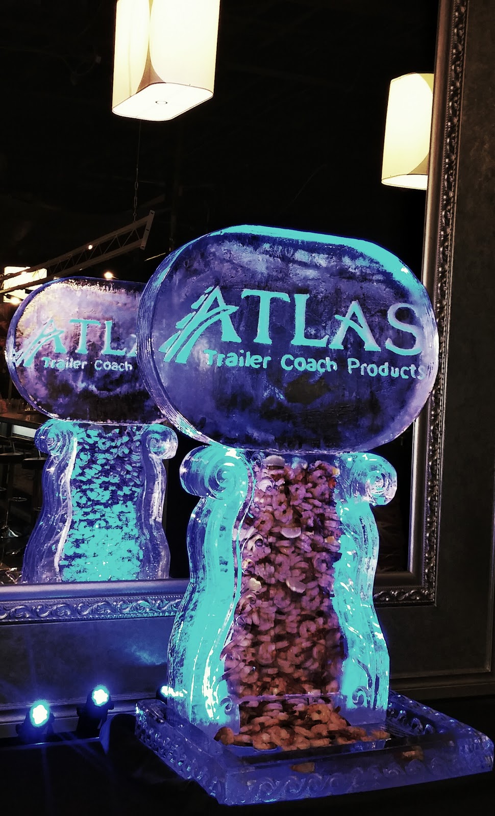 Ice Sculptures By Ross Navarro | 6670 Wills St, Niagara Falls, ON L2J 1Y3, Canada | Phone: (905) 371-2712