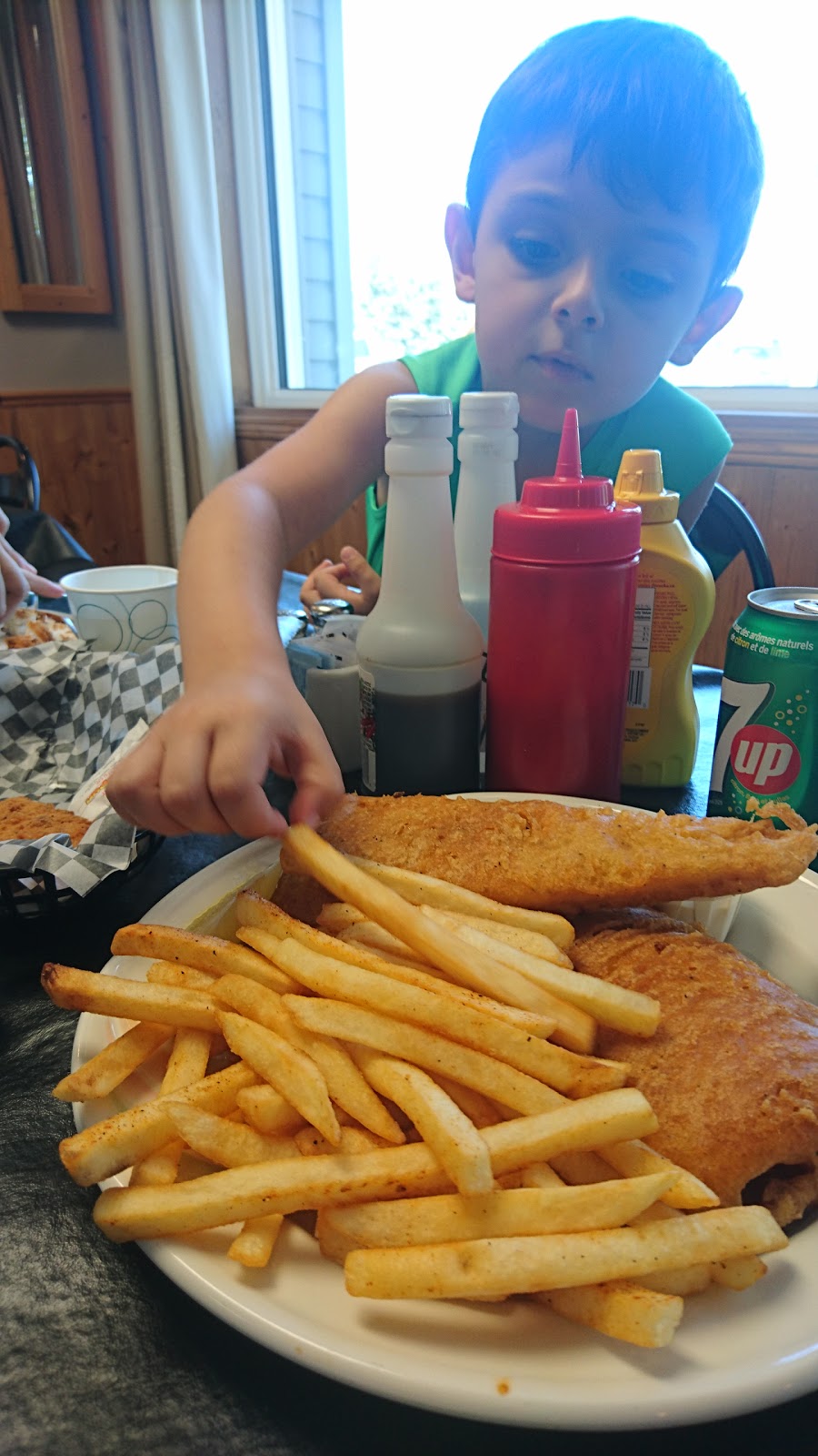 Boardwalk Restaurant & Patio | 30 Main St, Winnipeg Beach, MB R0C 3G0, Canada | Phone: (204) 389-5945