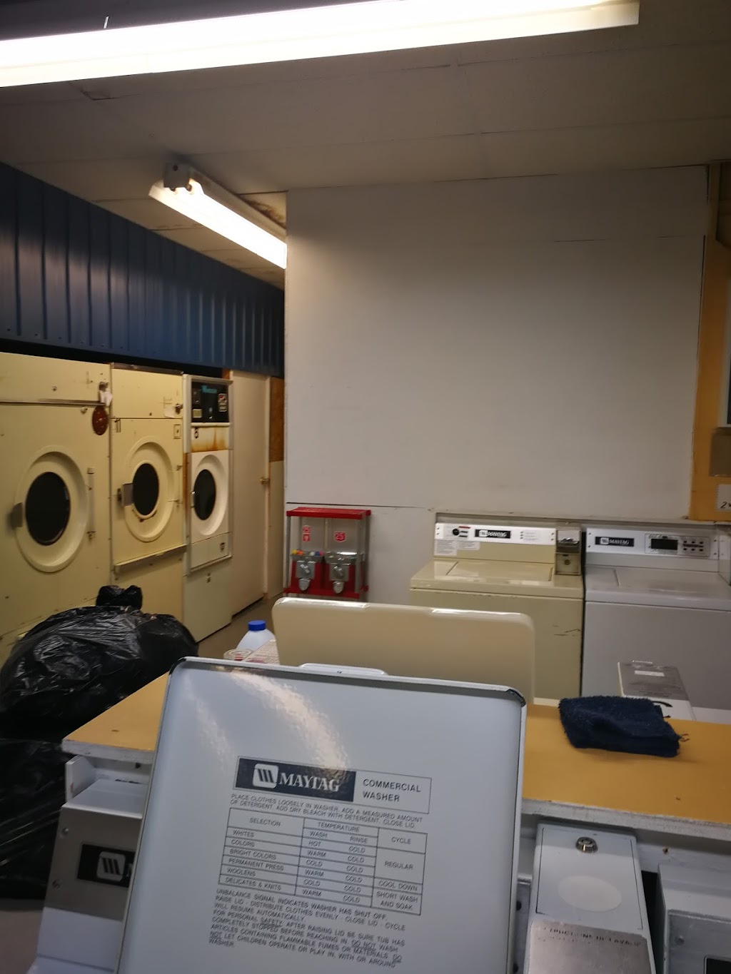Buanderie Le Lavoir | 578 Rue du Pont, Mont-Laurier, QC J9L 2S3, Canada | Phone: (819) 623-3473