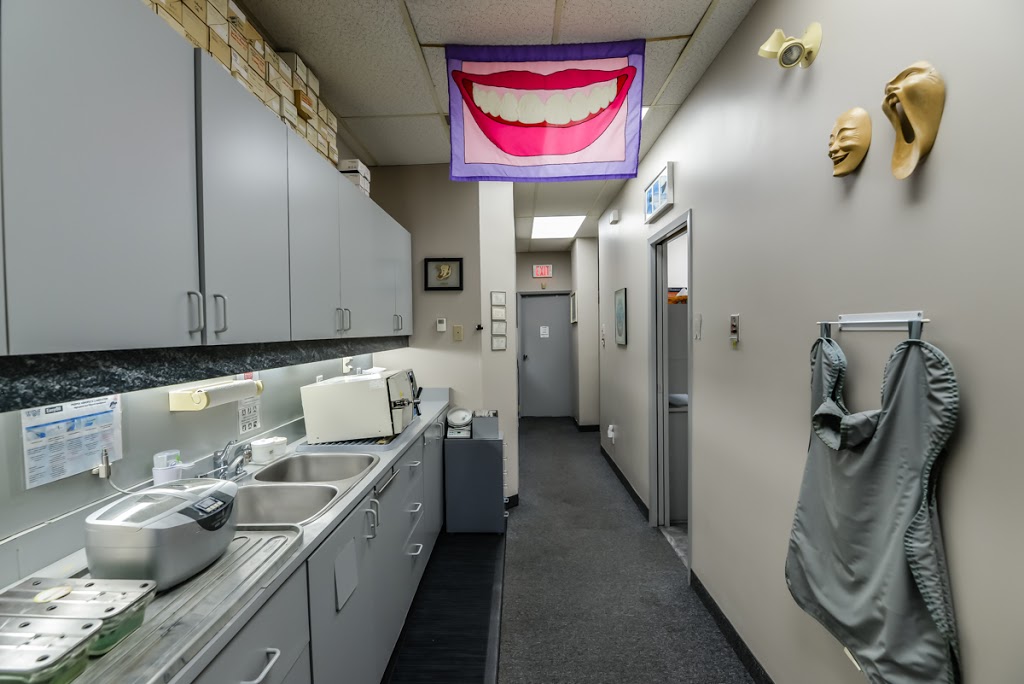 Sims Catherine Dr | 118 Holland St E, Bradford, ON L3Z 2B2, Canada | Phone: (905) 775-7225