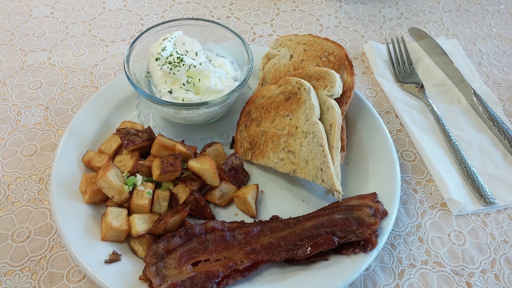 Caswell Hill Cafe | 210 Avenue H N, Saskatoon, SK S7L 6B6, Canada | Phone: (306) 974-9977