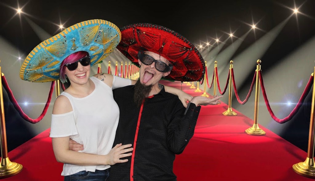 Celebrity Photobooth Mtl | 1890 Rue Beaulac, Saint-Laurent, QC H4R 2E7, Canada | Phone: (514) 570-5770