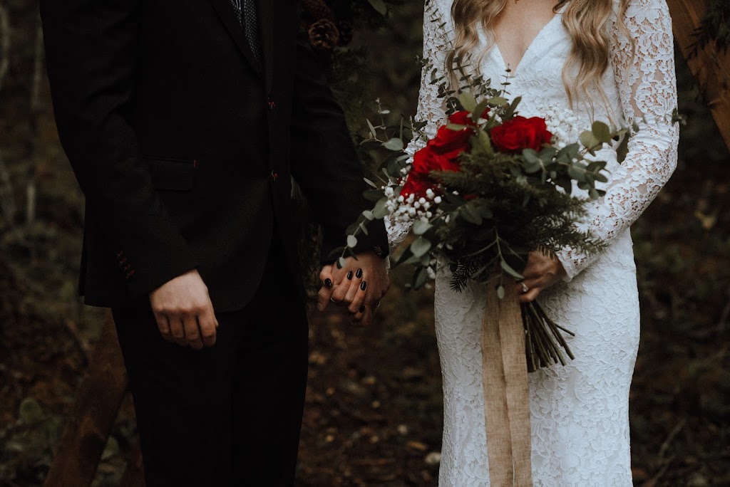 Kea Mowat Photography | 9093 Faber Rd, Port Alberni, BC V9Y 9C1, Canada | Phone: (778) 222-9424