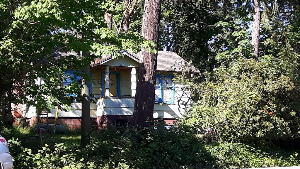 Yellowhouse Art Centre | 2517 Sturdies Bay Rd, Galiano Island, BC V0N 1P0, Canada | Phone: (778) 918-9302