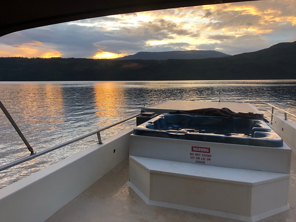 Sicamous Houseboats | 1 Mervyn Rd, Sicamous, BC V0E 2V0, Canada | Phone: (250) 836-2505